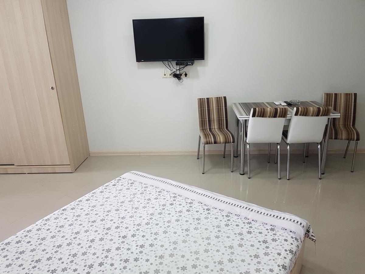Apartment In Front Of Mcdonald'S 바투미 외부 사진