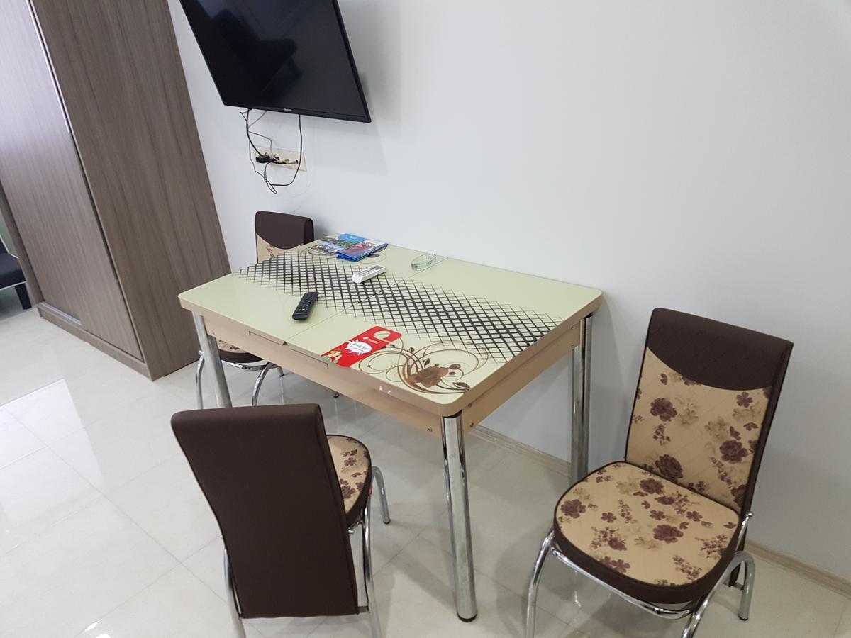 Apartment In Front Of Mcdonald'S 바투미 외부 사진