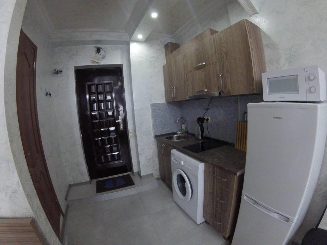 Apartment In Front Of Mcdonald'S 바투미 외부 사진