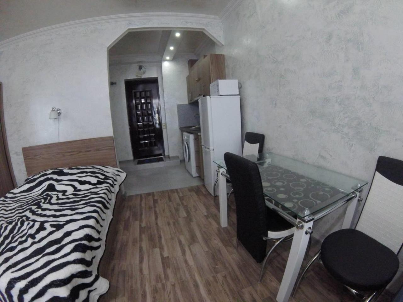 Apartment In Front Of Mcdonald'S 바투미 외부 사진