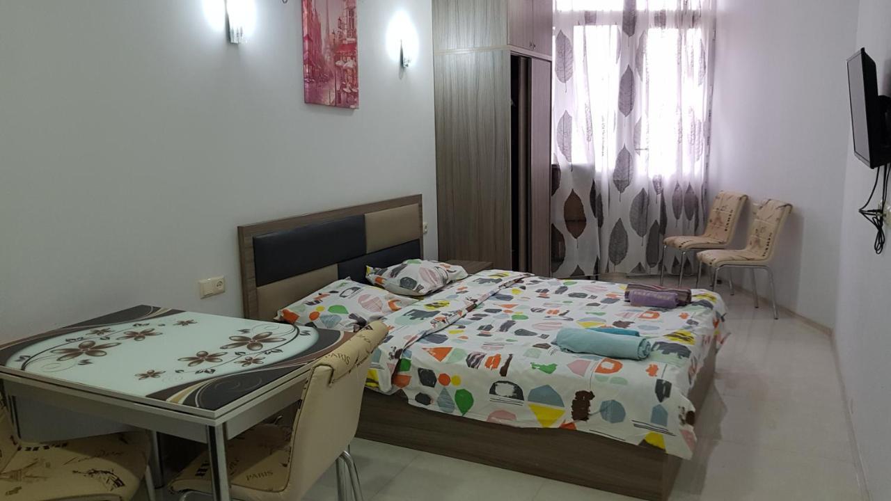 Apartment In Front Of Mcdonald'S 바투미 외부 사진