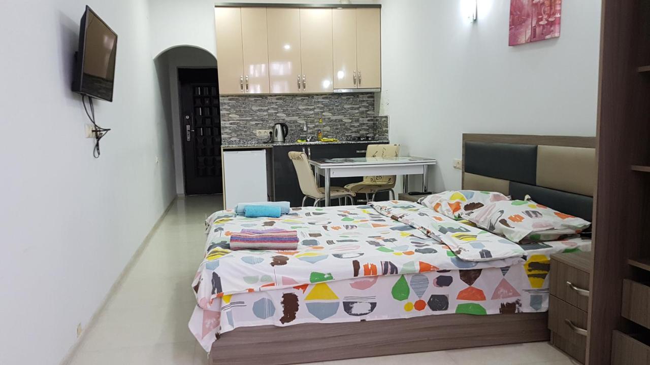 Apartment In Front Of Mcdonald'S 바투미 외부 사진
